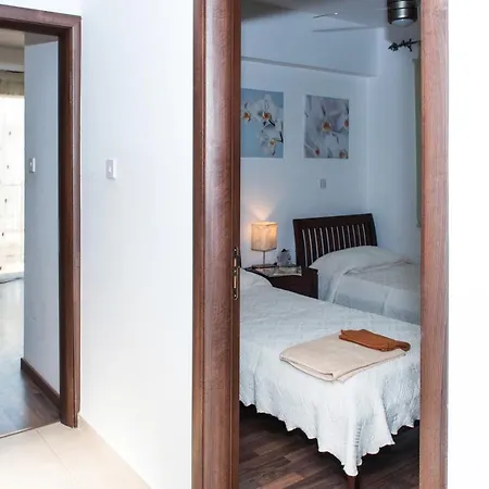 Crystal Blue In A Perfect Location Villa *