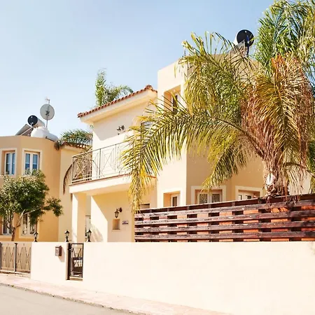 Villa Crystal Blue In A Perfect Location *